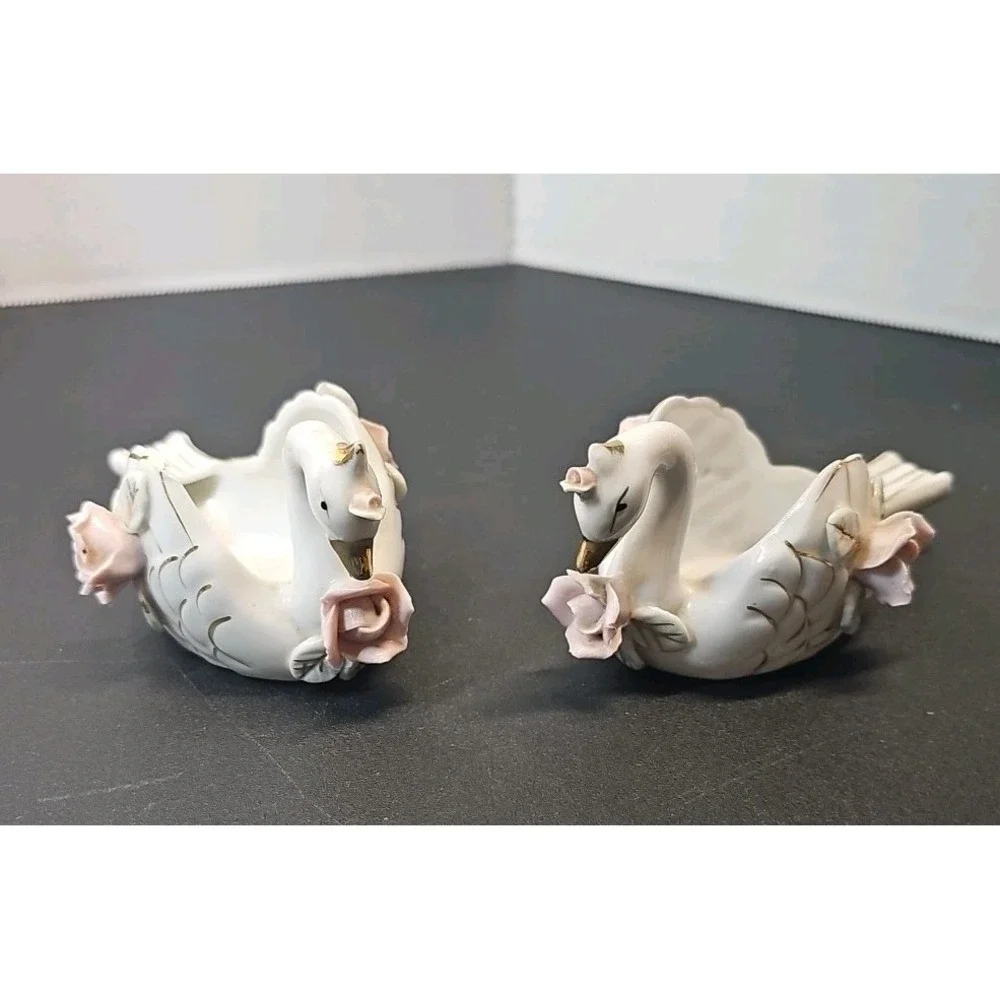 Vintage Swan Trinket Dish Or Personal Ashtrays Made In Japan Set of 2